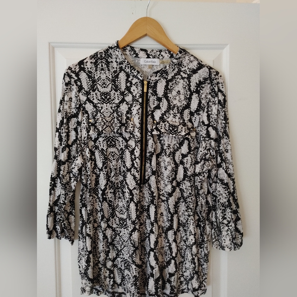 Calvin Klein Black & White Snakeskin Print Soft Top ~ Size Xl